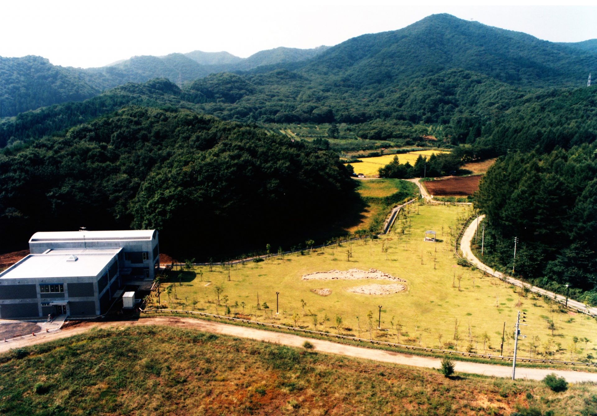 史跡公園湯舟沢環状列石全景